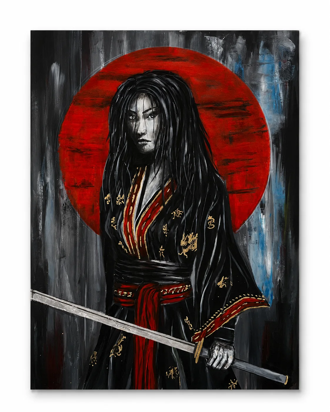 Guerriera giapponese in kimono nero con katana davanti a un sole rosso